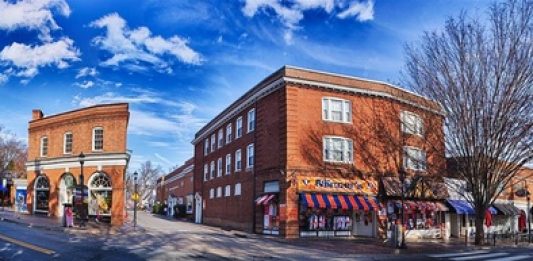 UVa Students Look Forward to Midsummers in Charlottesville