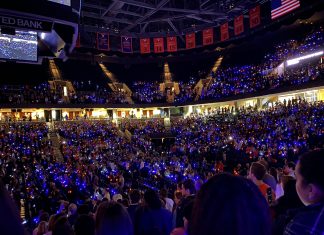 U.Va. Hosts Memorial for Victims of Sunday Night’s Tragic Shooting